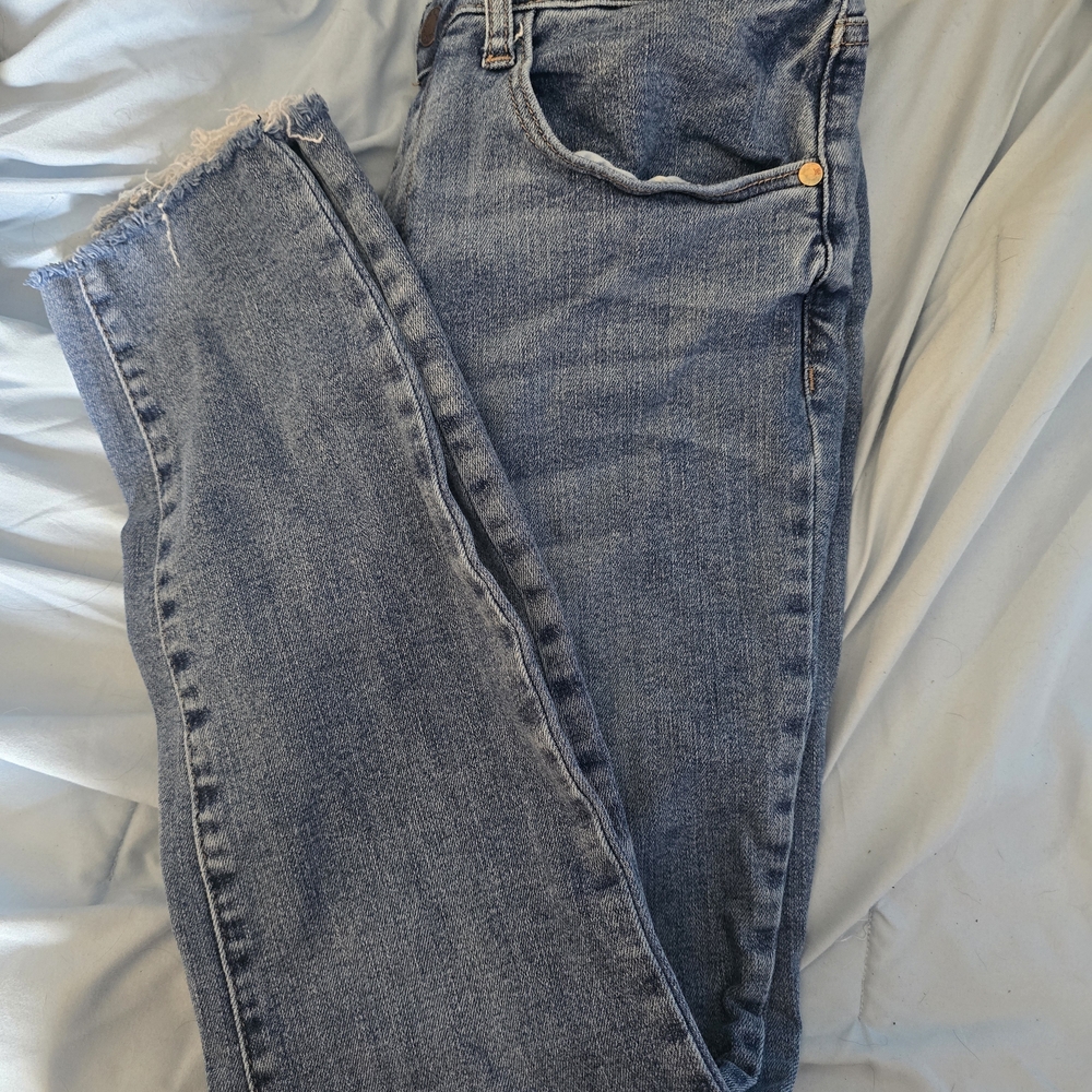 Judy Blue Frayed Hem Ankle Jeans